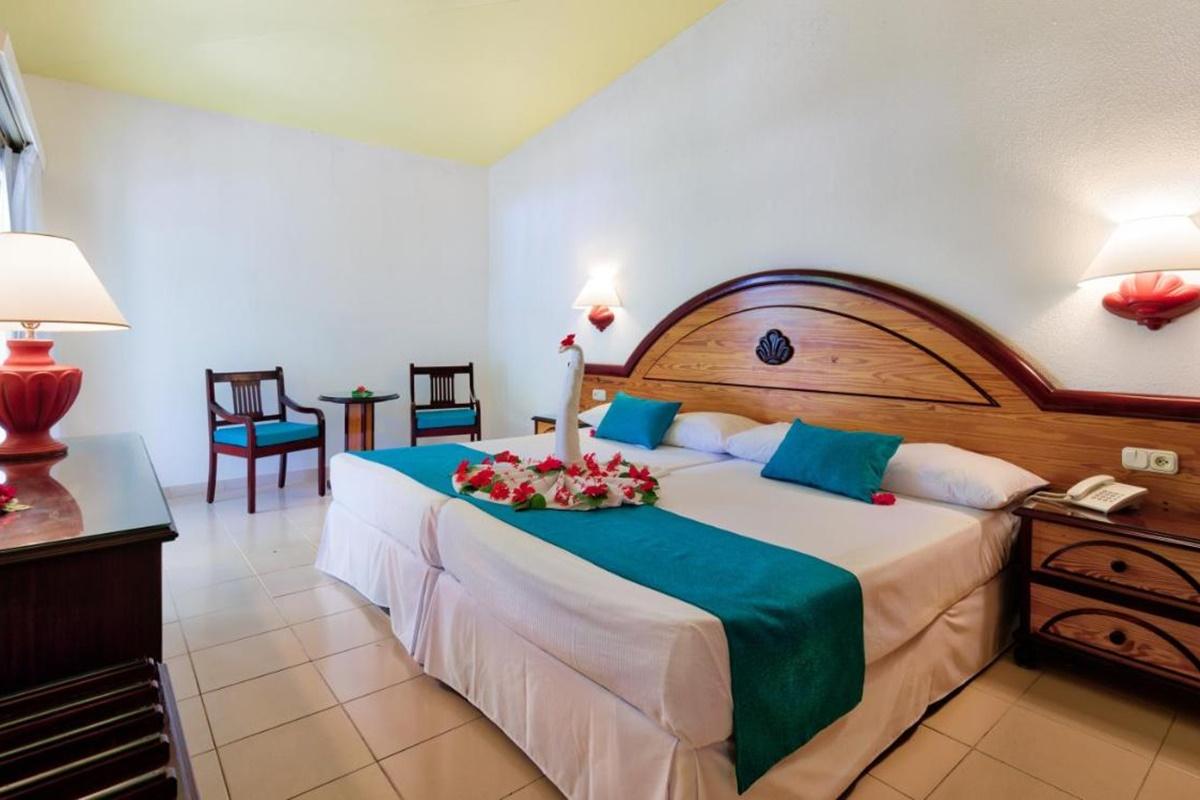 Playabachata Puerto Plata Zewnętrze zdjęcie A room at Iberostar Grand Hotel Bávaro