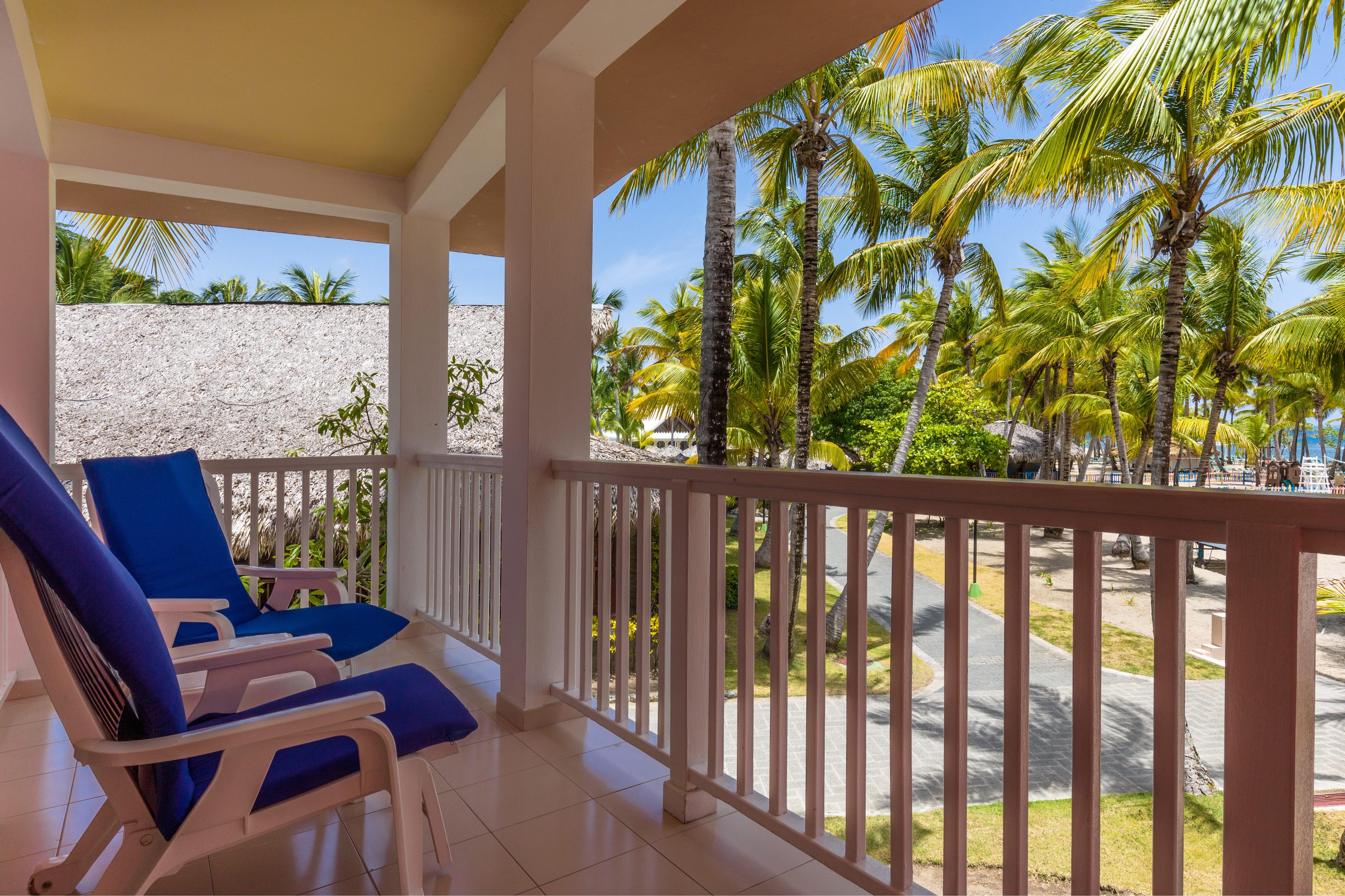 Playabachata Puerto Plata Zewnętrze zdjęcie Balcony of a suite at the Atlantis Paradise Island